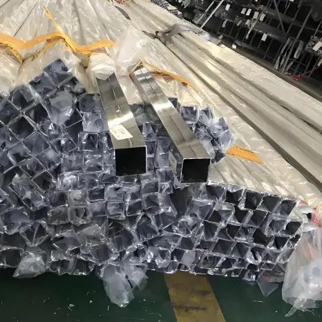 Hindi kinakalawang na asero pipe para sa mga pintuan at bintana